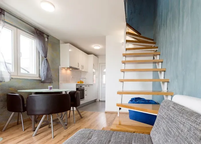 Boutique Wind Rose Apartment By The Beach